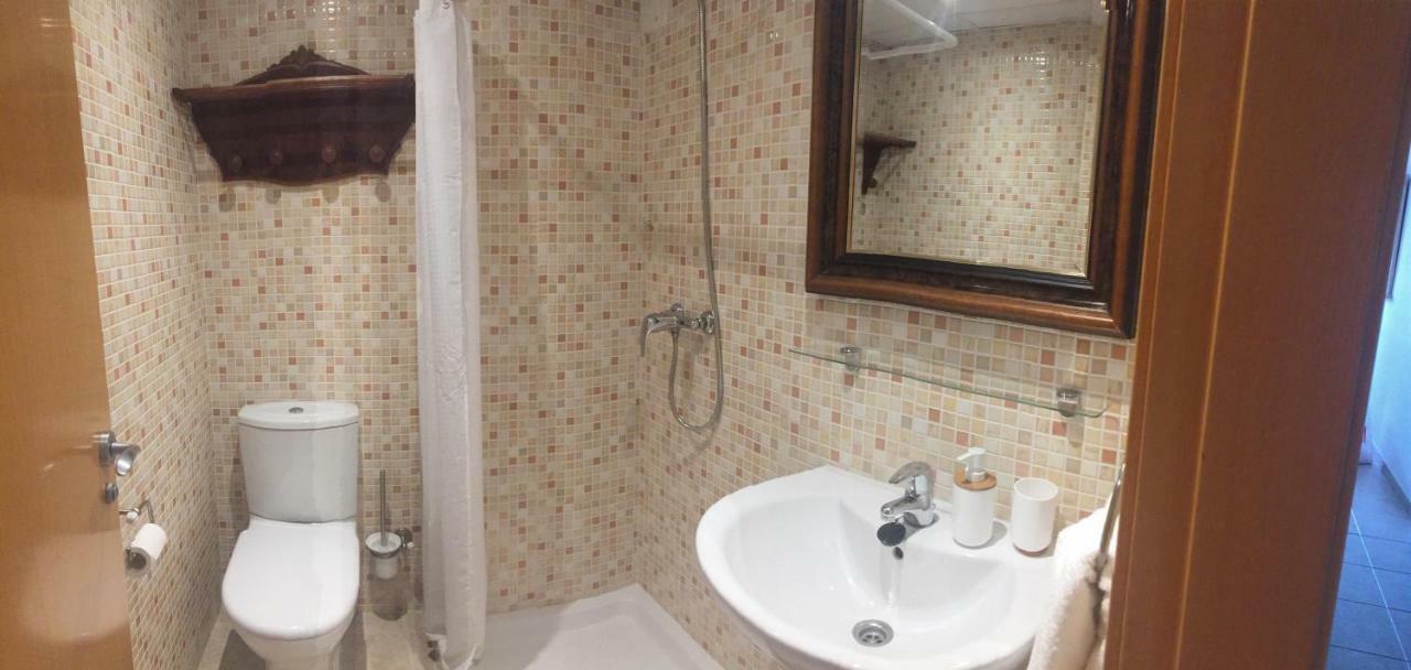 Madre Mia Apartment 卡萨雷斯 外观 照片
